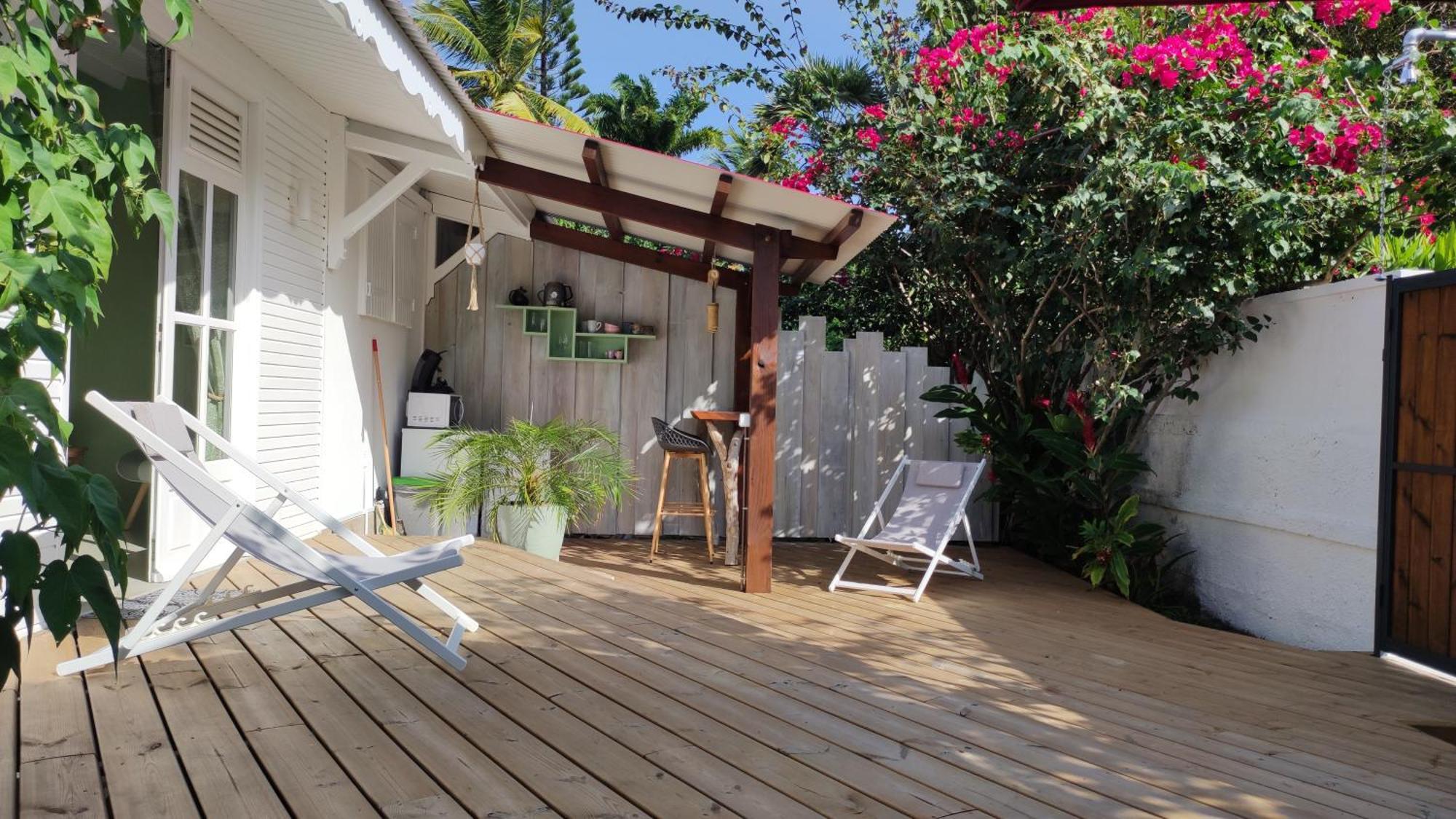 Les Coulirooms - Suite Avec Jacuzzi Et Grande Terrasse Sainte-Anne  Ngoại thất bức ảnh