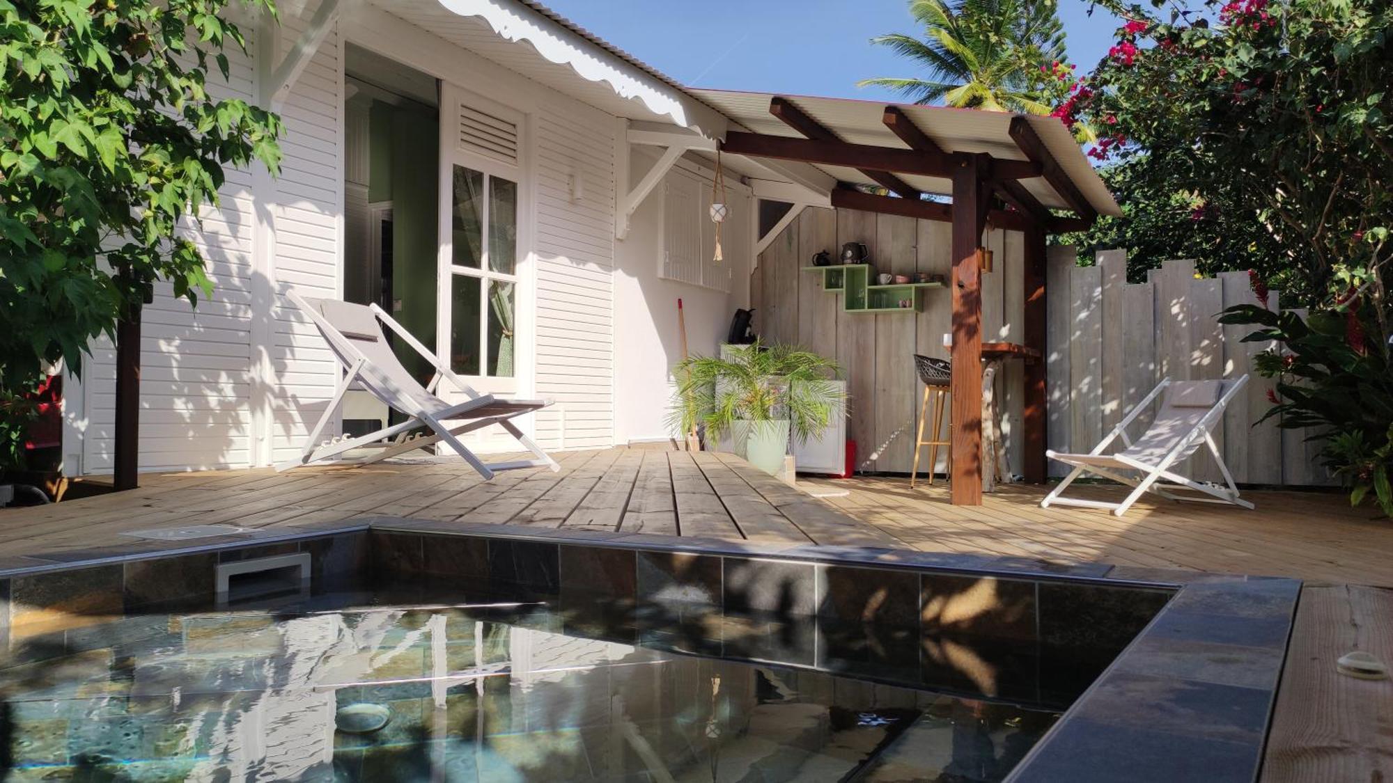 Les Coulirooms - Suite Avec Jacuzzi Et Grande Terrasse Sainte-Anne  Ngoại thất bức ảnh