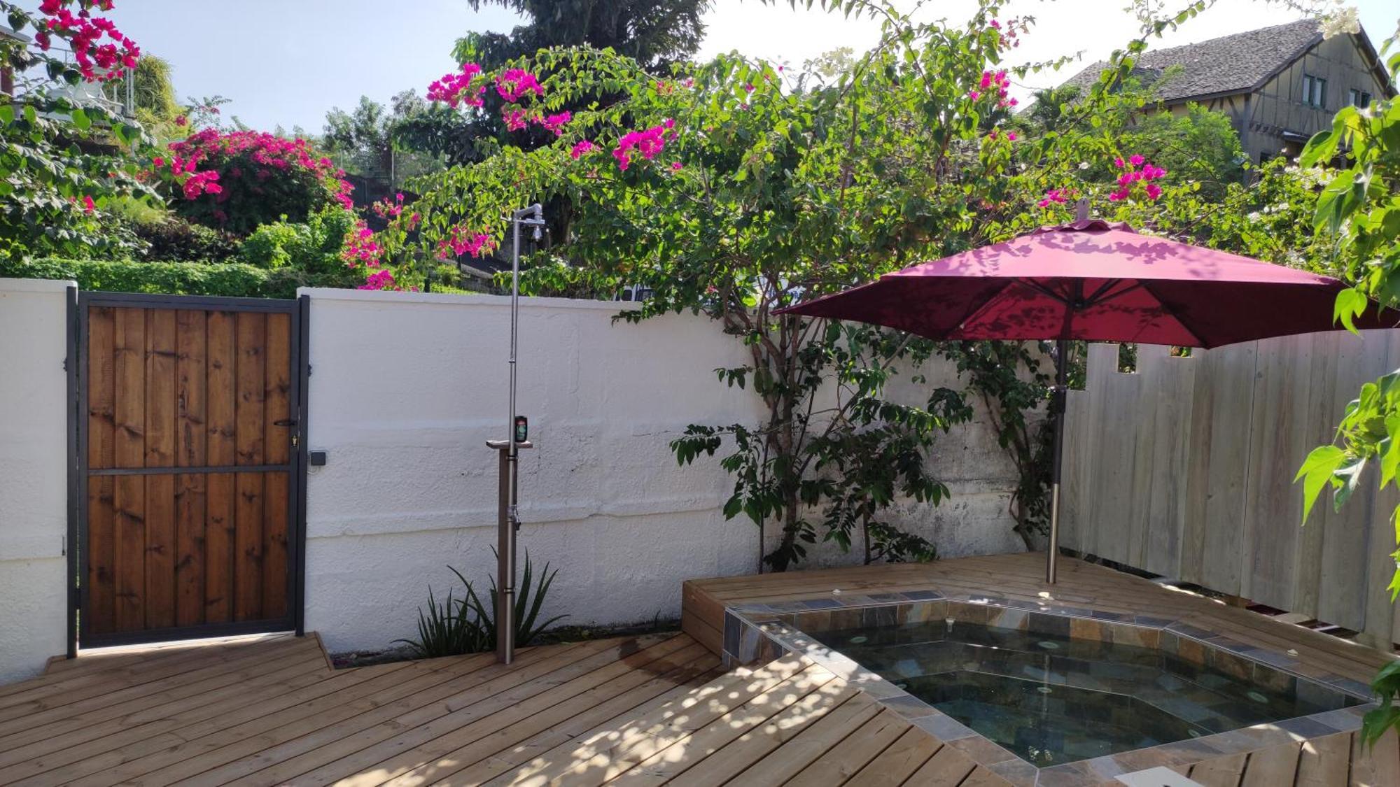 Les Coulirooms - Suite Avec Jacuzzi Et Grande Terrasse Sainte-Anne  Ngoại thất bức ảnh