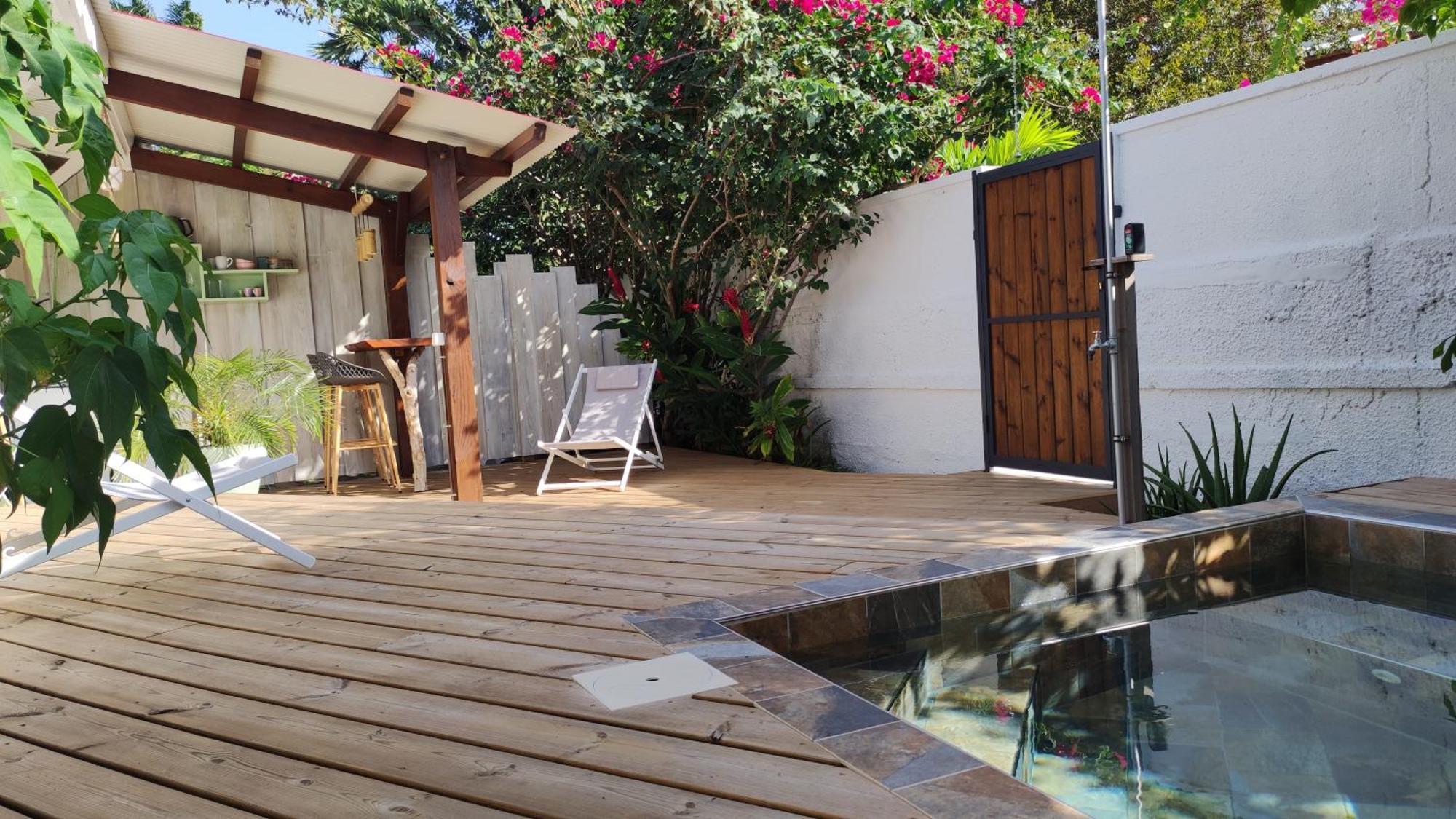 Les Coulirooms - Suite Avec Jacuzzi Et Grande Terrasse Sainte-Anne  Ngoại thất bức ảnh