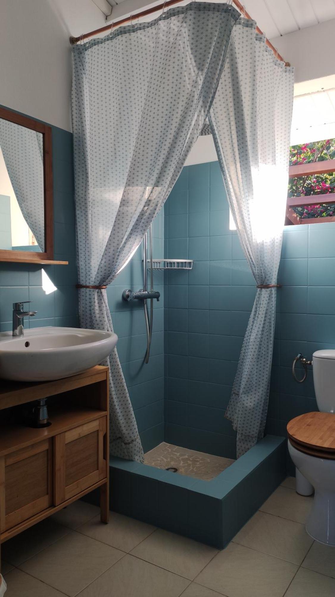Les Coulirooms - Suite Avec Jacuzzi Et Grande Terrasse Sainte-Anne  Ngoại thất bức ảnh